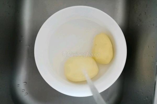 番茄土豆片的做法图解1