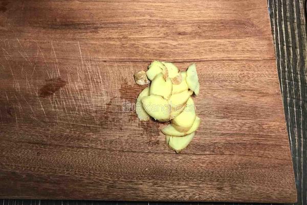 糖醋排骨的做法图解2