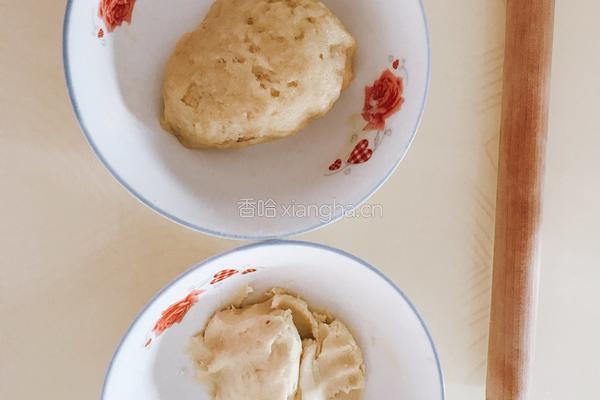 红豆沙蛋黄酥的做法图解1