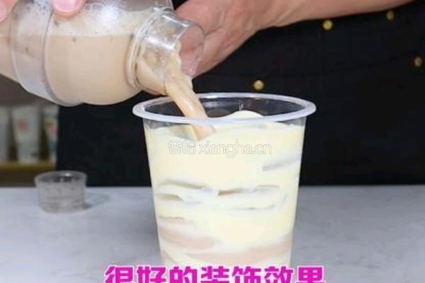 超火的ins蛋糕奶茶和蛋糕浆调制的做法图解11
