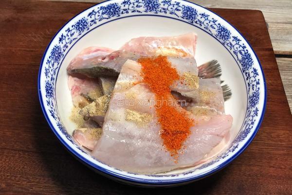 黄油煎鲈鱼的做法图解3
