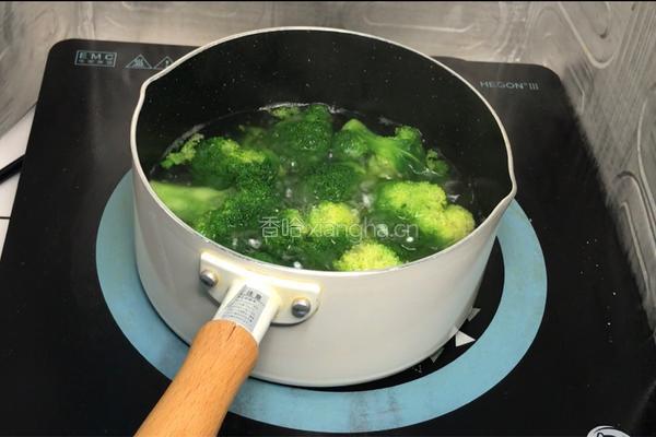 黄油煎鲈鱼的做法图解7