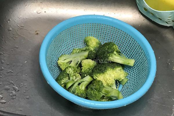 黄油煎鲈鱼的做法图解8