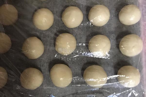 酥皮伍仁月饼的做法图解9