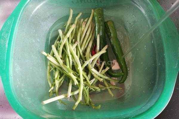 空心菜梗炒肉末的做法图解3