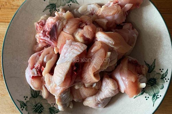 鸡腿烧毛豆的做法图解2