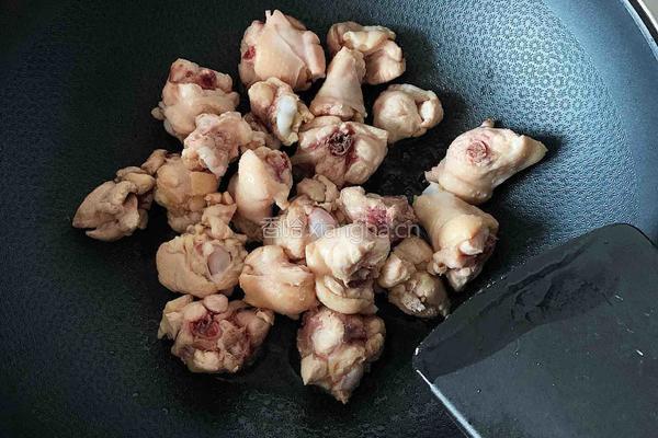 鸡腿烧毛豆的做法图解7