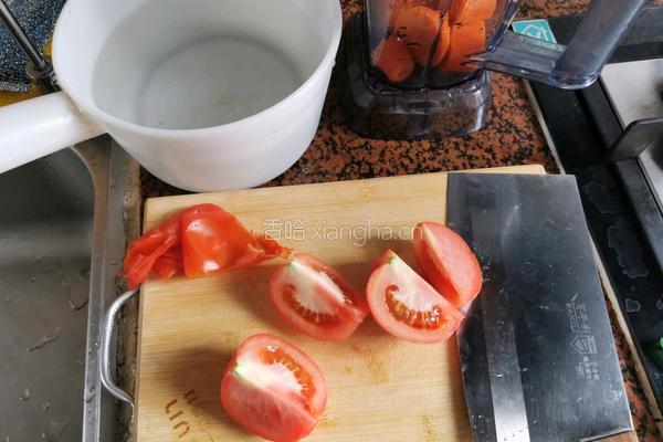 番茄胡萝卜汁的做法图解2