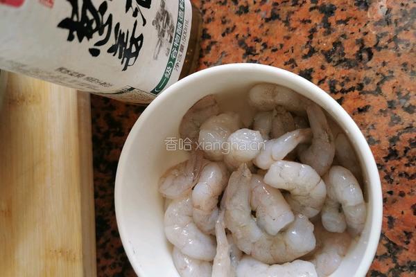 西兰花炒虾仁的做法图解2