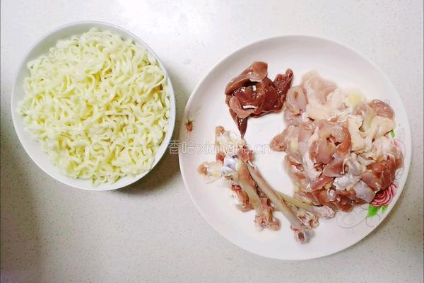 鸡腿肉鸡汁捞面的做法图解3