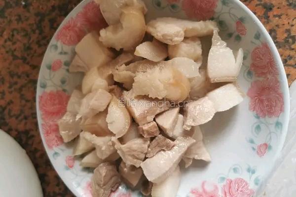 土豆焖红烧肉的做法图解2