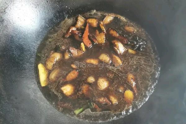 土豆焖红烧肉的做法图解5