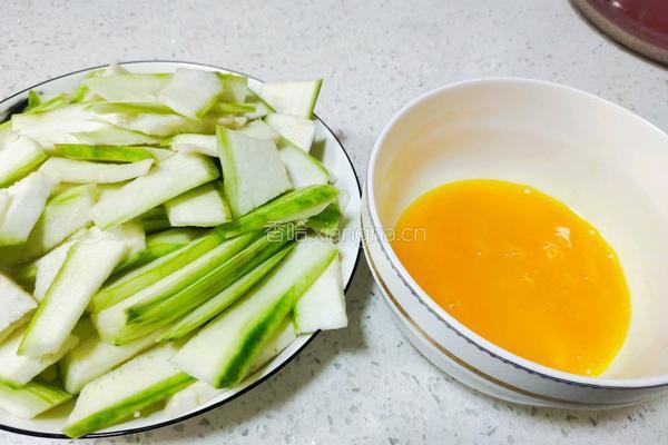 丝瓜炒蛋的做法图解2