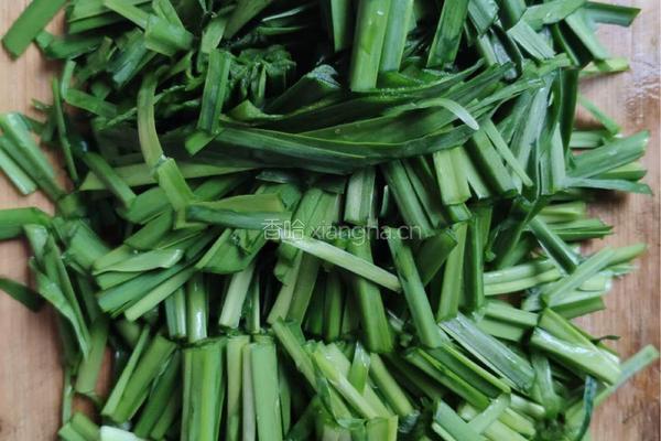 辣椒炒韭菜(小干鱼)的做法图解2