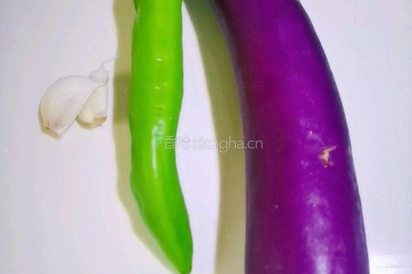 家常简易烧茄子的做法图解1