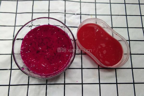 爱心樱花慕斯蛋糕的做法图解1