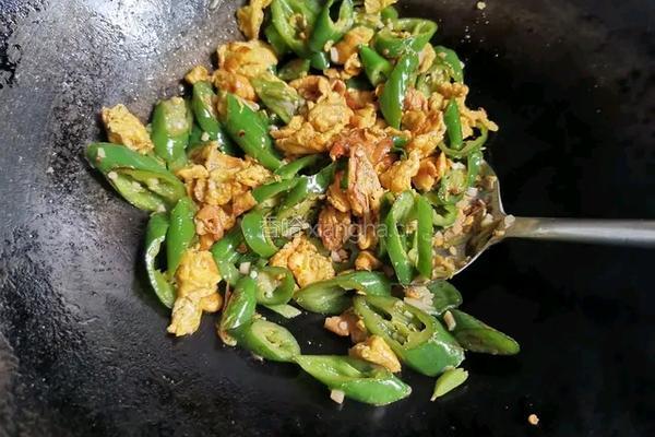 青椒炒鸡蛋的做法图解6