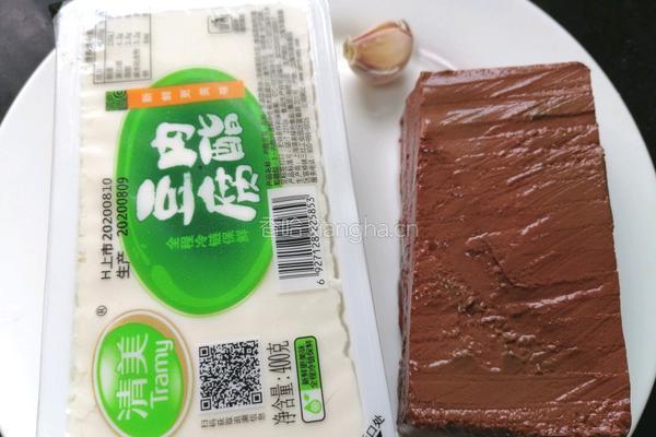 鸭血豆腐的做法图解1