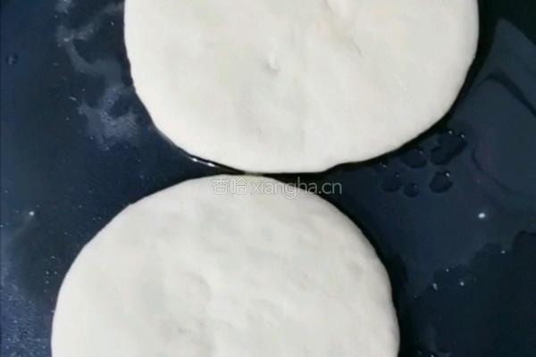 韭菜肉馅饼的做法图解20