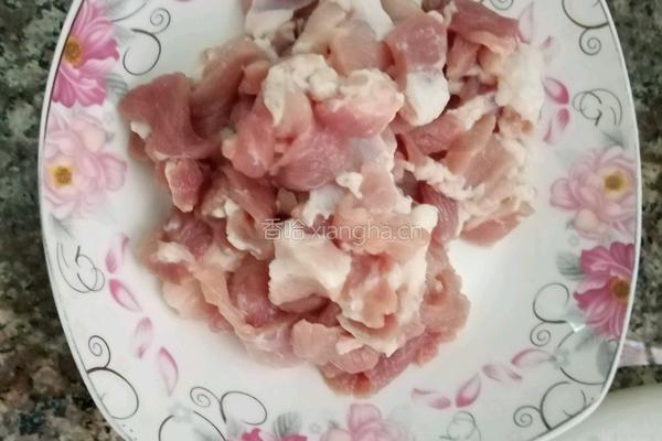 香菇炖猪肉的做法图解4