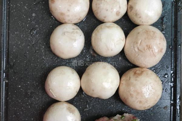 瘦肉酿口菇的做法图解1