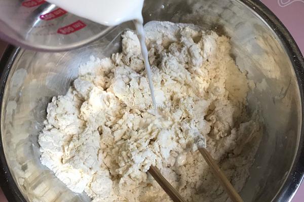 中种超软土司面包的做法图解2