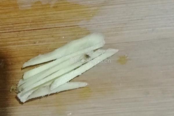 螺丝椒炒烟鸭肉的做法图解3