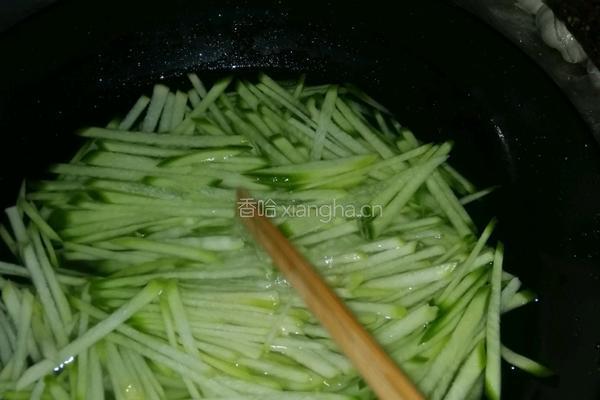 萝卜猪肉馅饺子的做法图解1