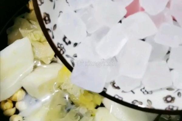 银耳莲子羹的做法图解6