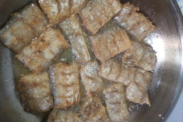 糖醋带鱼的做法图解5