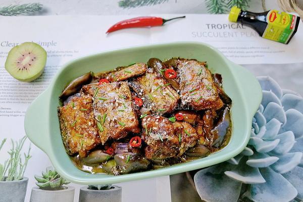 茄子烧带鱼的做法图解12