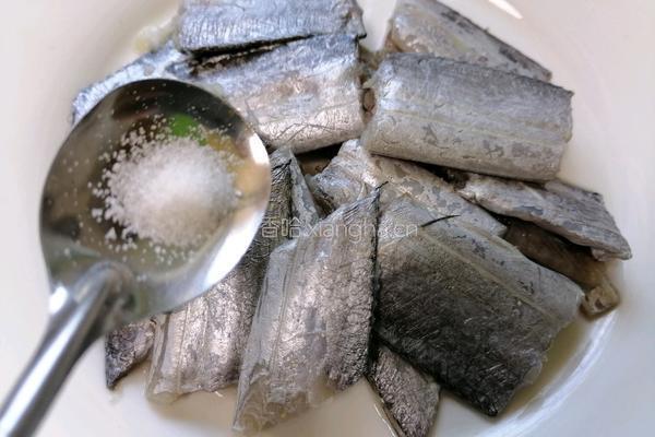 椒盐带鱼的做法图解1