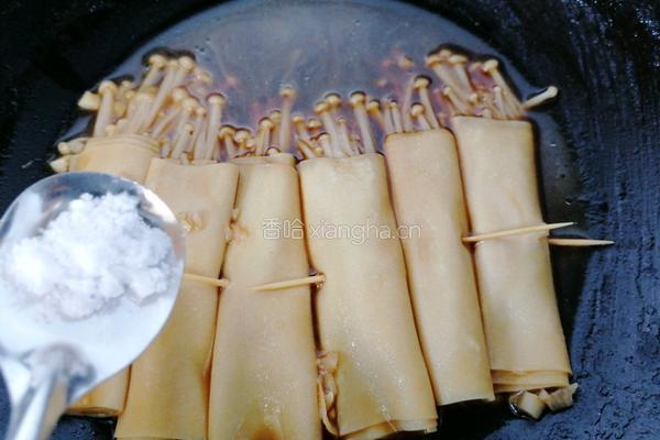 豆皮金针菇卷的做法图解8