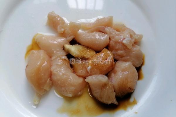 香菇滑鸡煲仔饭的做法图解3