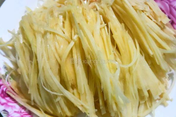 锅贴土豆丝的做法图解1