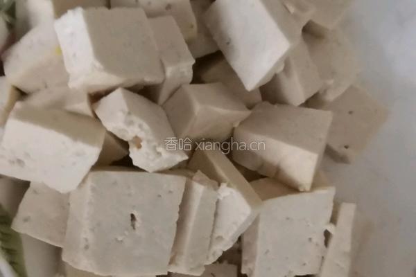 金针菇豆腐汤的做法图解3
