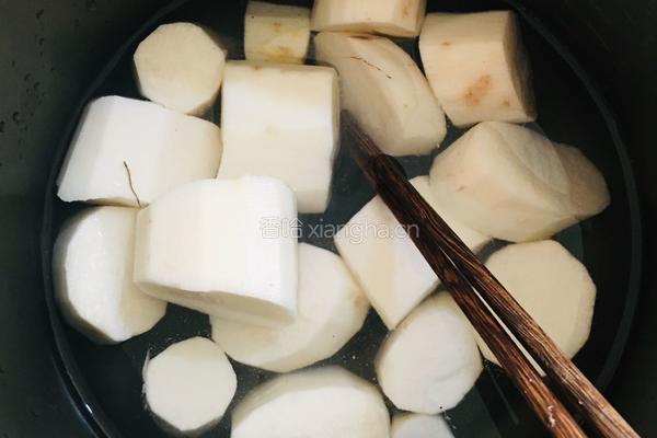 山药炖土鸡的做法图解1