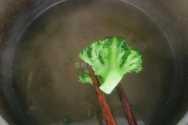 蘸水西兰花的做法图解2