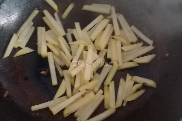 香菇炒土豆条的做法图解3