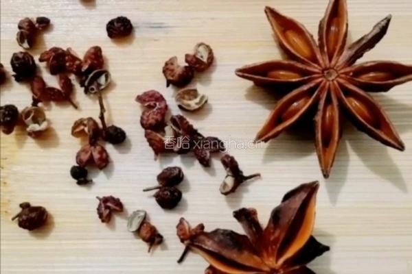牛腩炖土豆的做法图解3