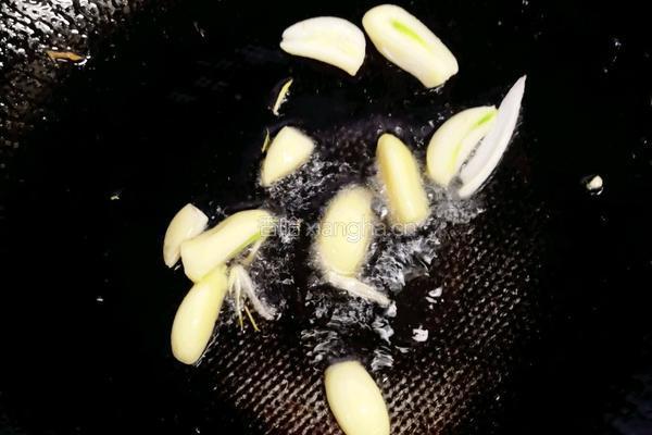 石锅白鲳鱼的做法图解3