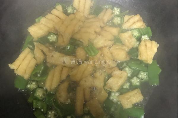 秋葵炒豆腐的做法图解2