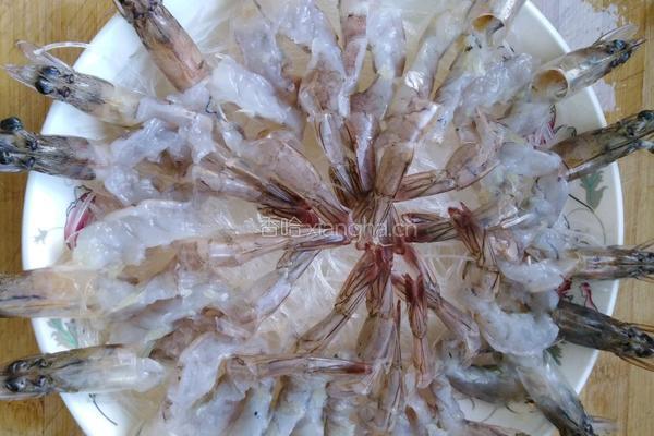 蒜蓉粉丝开背虾的做法图解2