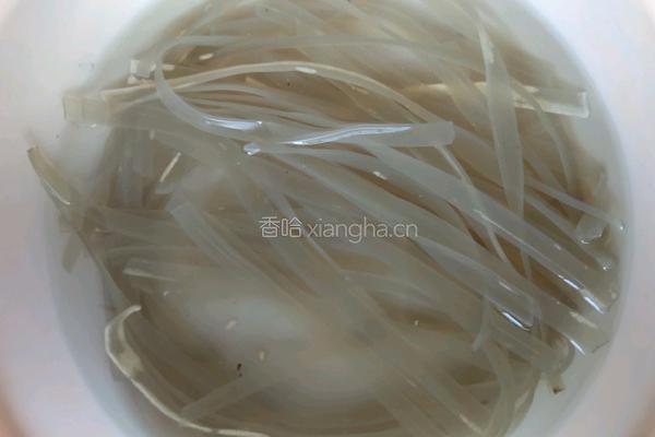 猪肉炖粉条的做法图解2