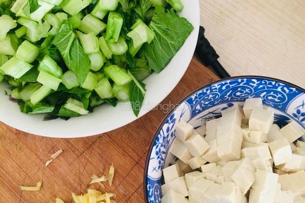 菜心豆腐羹的做法图解1