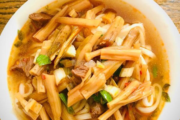 黄花菜牛肉臊子面的做法图解12
