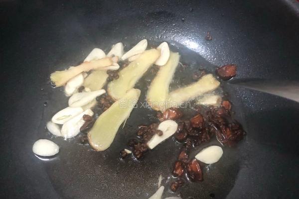 相同料腌制辣椒和黄瓜的做法图解2