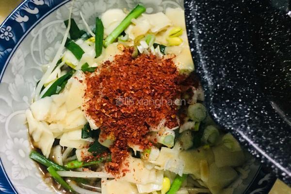 油泼辣子小面片的做法图解6