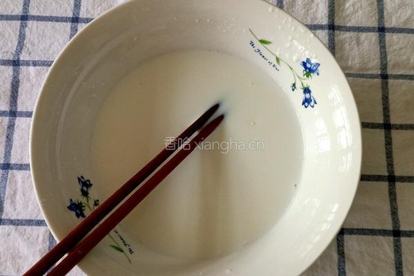 软糯香甜 入口即化的椰蓉牛奶小吃的做法图解2