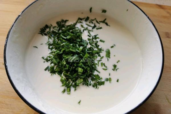 陕西特色小吃 韭菜煎饼 的做法图解9